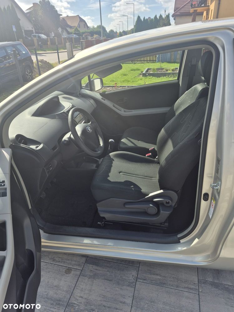 Toyota Yaris 1.0 Terra A/C - 5