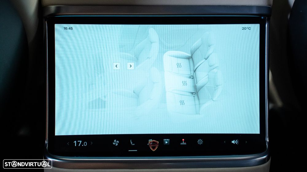 Tesla Model S Plaid AWD - 47
