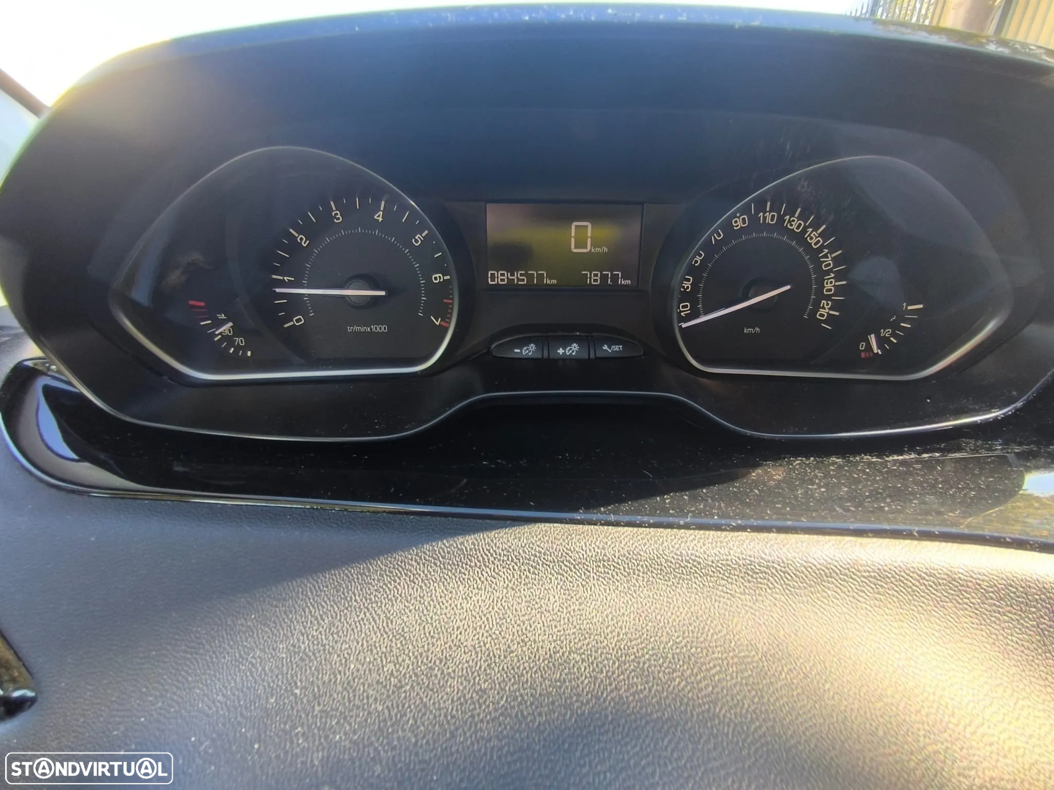 Peugeot 208 1.2 PureTech Signature - 10