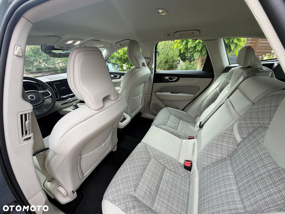 Volvo XC 60 B4 D AWD Core - 25