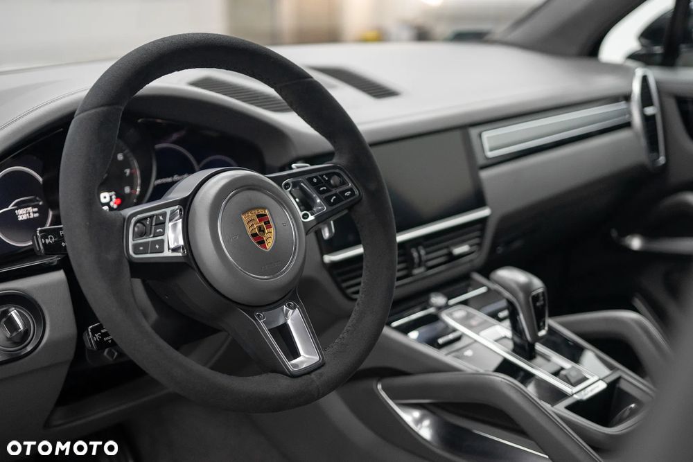 Porsche Cayenne ver-turbo - 10