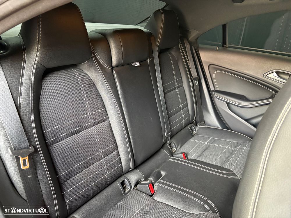 Mercedes-Benz CLA 220 d 7G-DCT AMG Line - 14