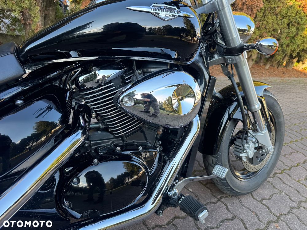 Suzuki Intruder - 9