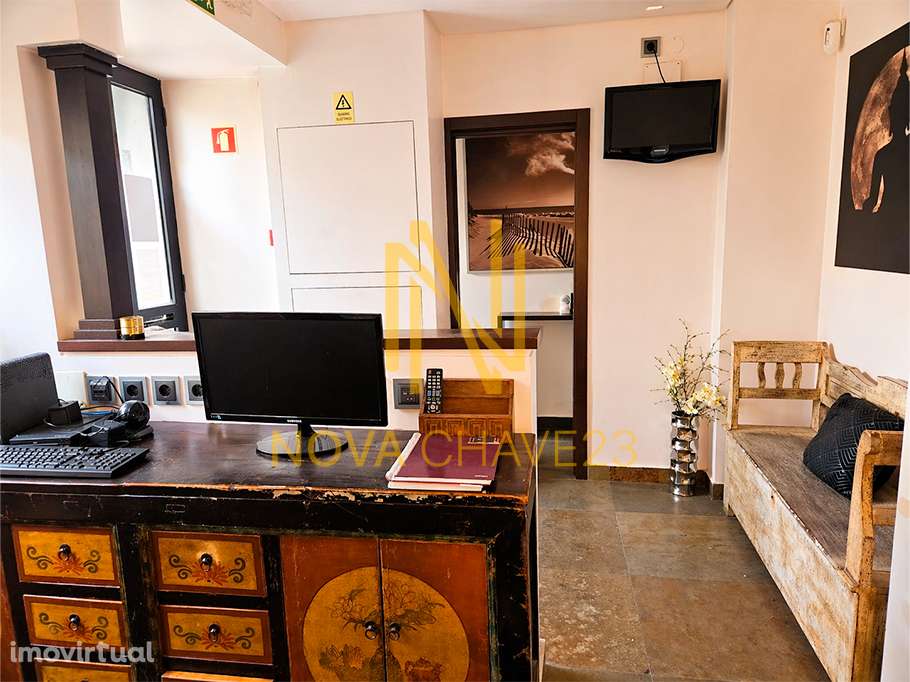 Oportunidade Única na Parede - Loja convertida em Habitação - Ap. T2 - Grande imagem: 2/30