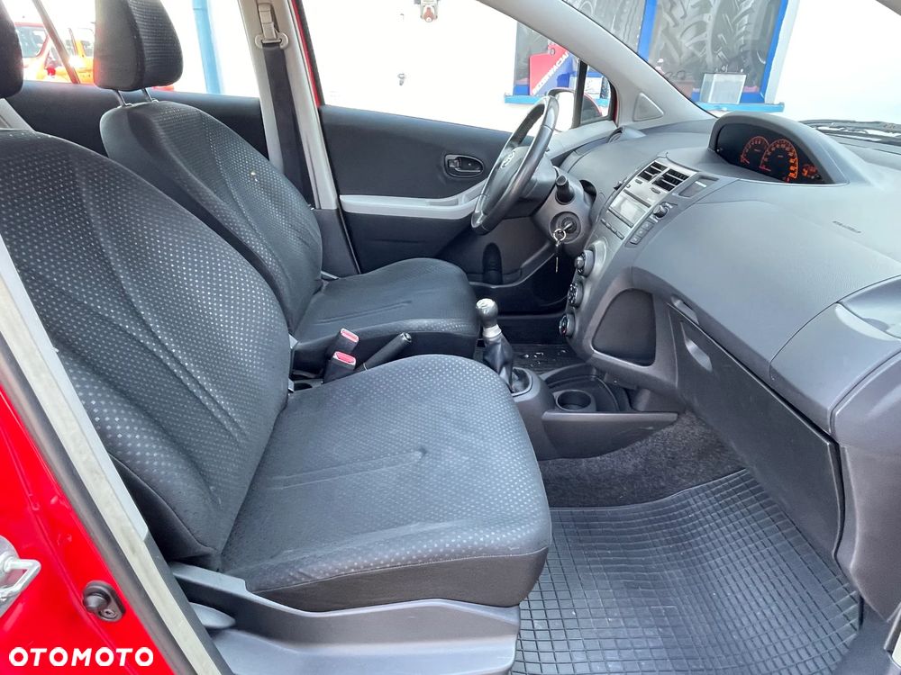 Toyota Yaris 1.0 VVT-i Team - 18