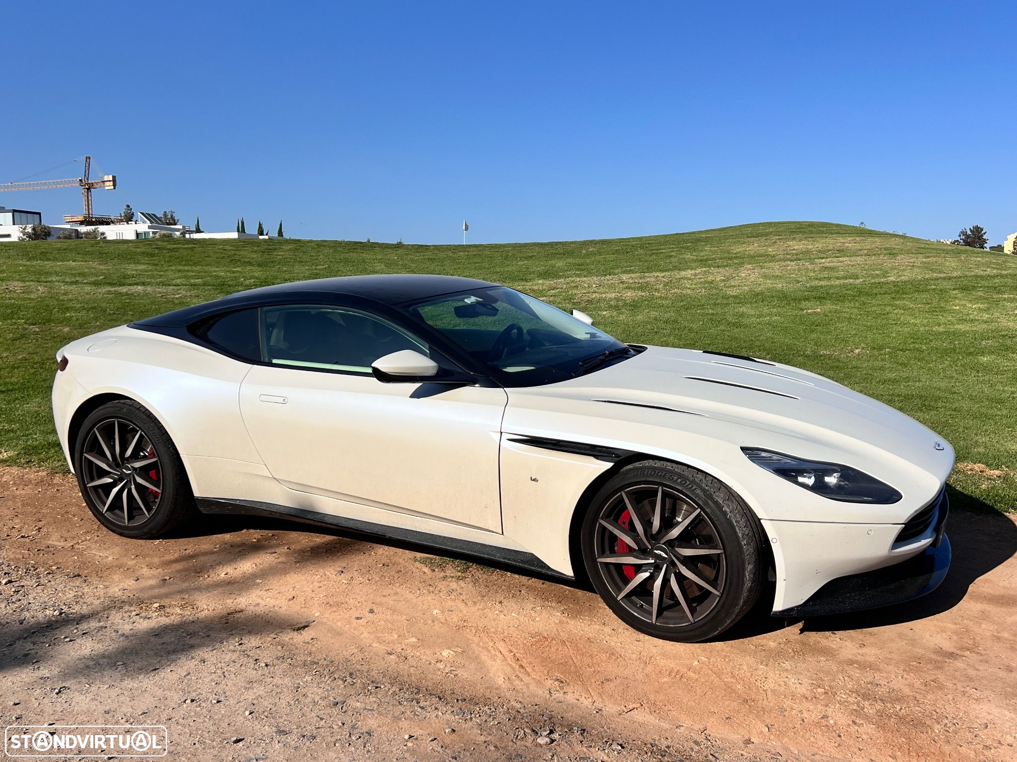 Aston Martin DB11 Volante - 2