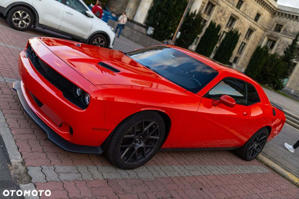 Dodge Challenger - 22
