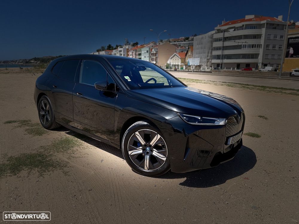 BMW iX xDrive 50 Pack Desportivo — fotografia 3