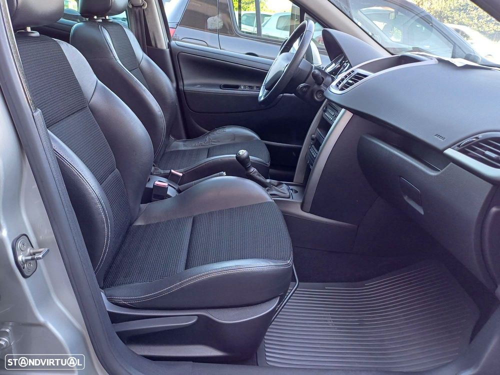 Peugeot 207 SW 1.6 HDi Outdoor FAP - 6