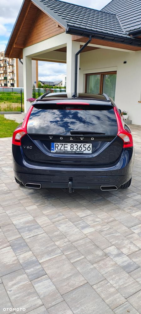Volvo V60 D4 Momentum - 8