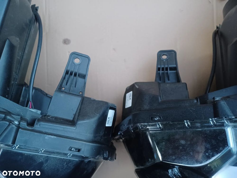 Lampa przednia prawa lewa LED Nissan Leaf II 2 lift - 4