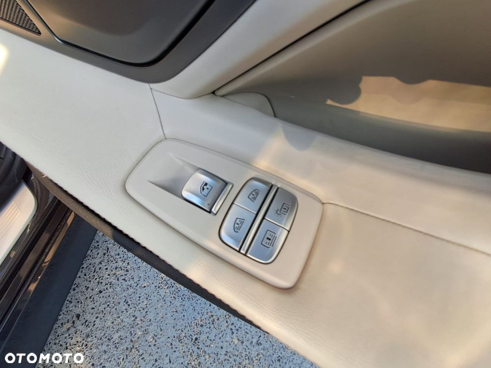 BMW Seria 7 740Li - 11
