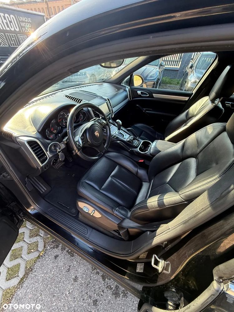 Porsche Cayenne - 14