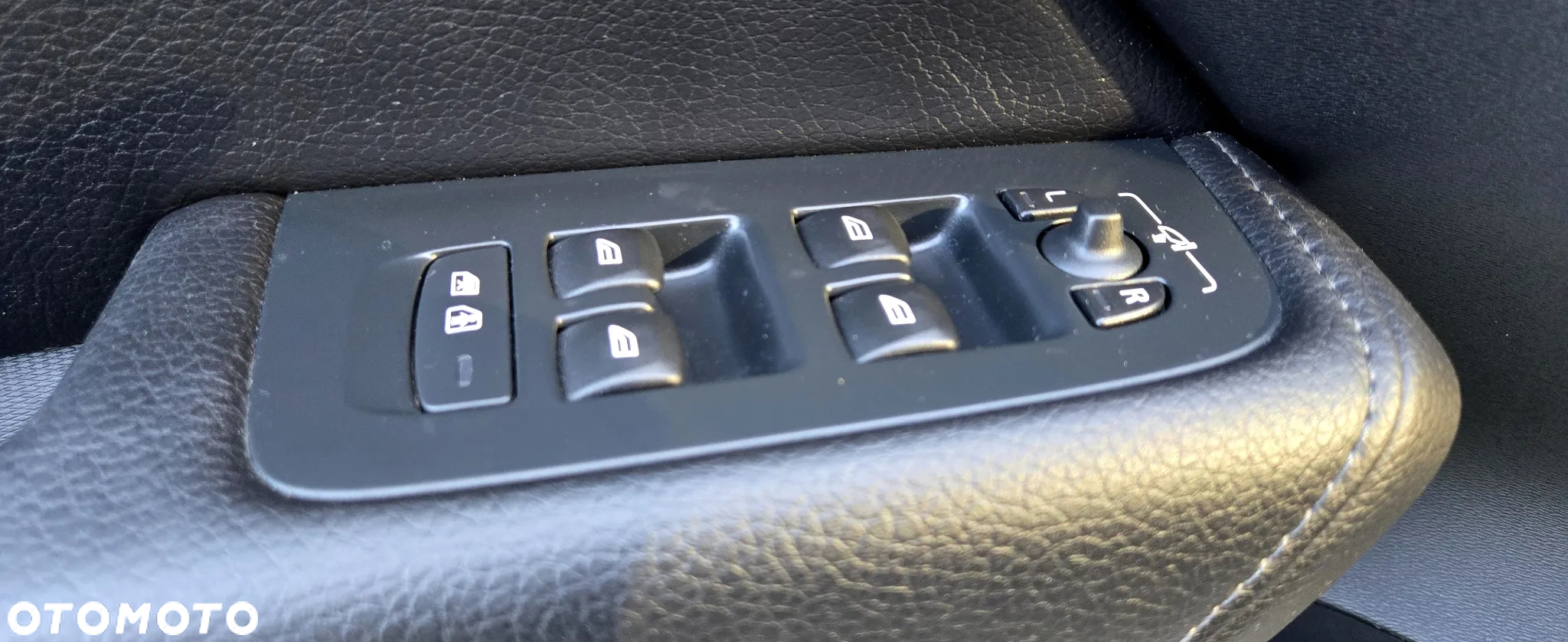 Volvo XC 60 D4 Momentum Pro - 33