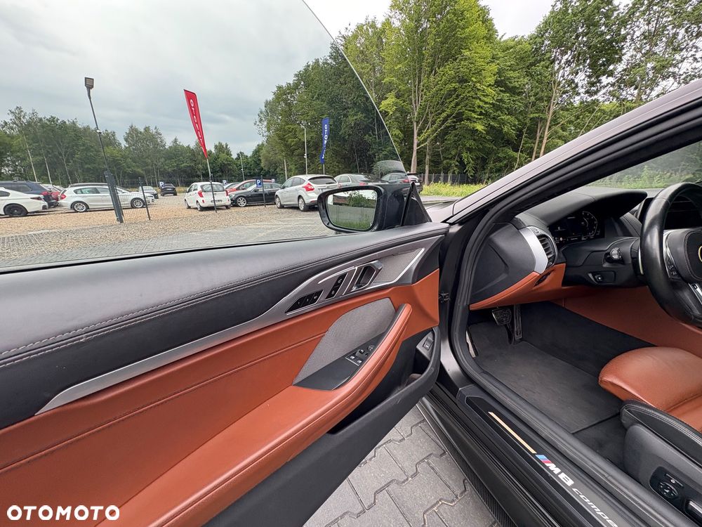 BMW Seria 8 - 26