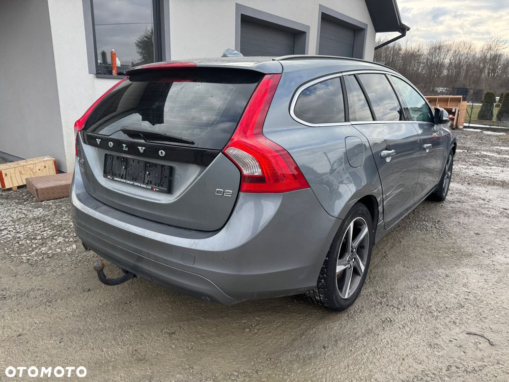 Volvo V60 D2 Momentum - 6