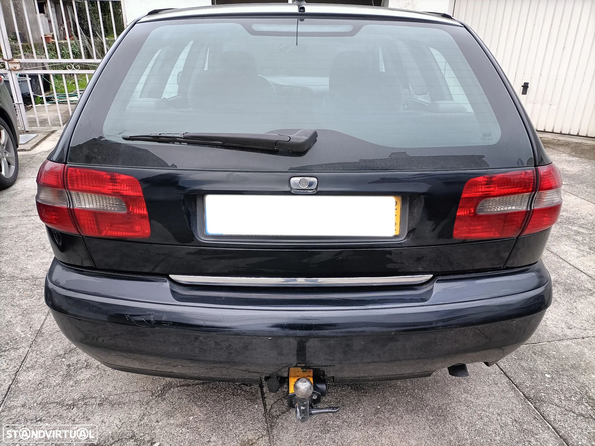Volvo V40 Cross Country - 1