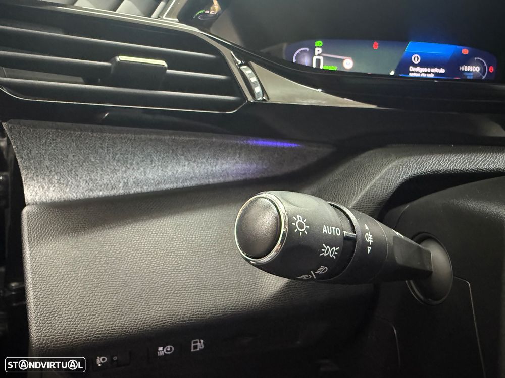 Peugeot 308 1.6 Hybrid Allure Pack e-EAT8 - 28