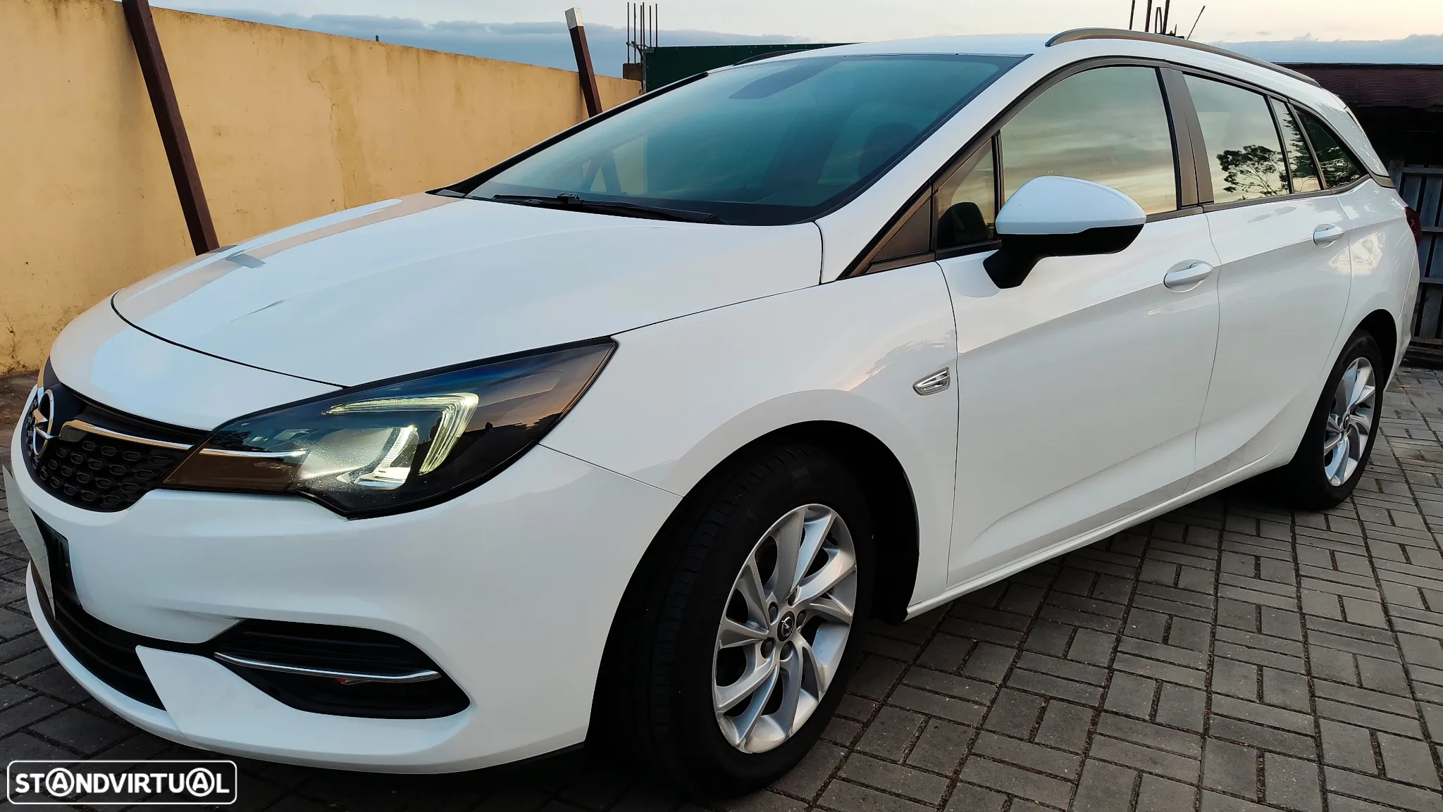 Opel Astra Sports Tourer 1.2 Turbo Start/Stop Sports Tourer - 2