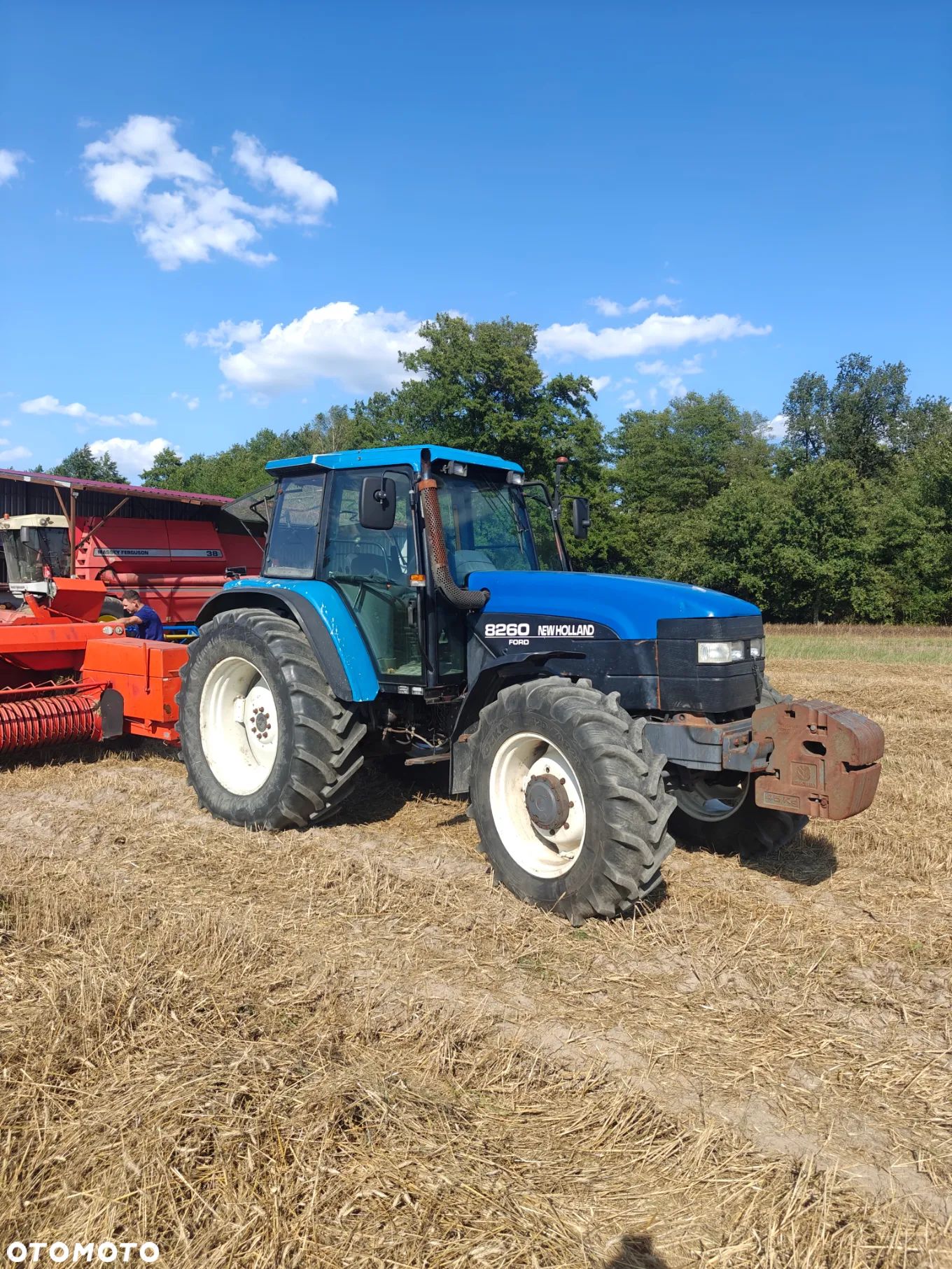 New Holland 8260 - 1