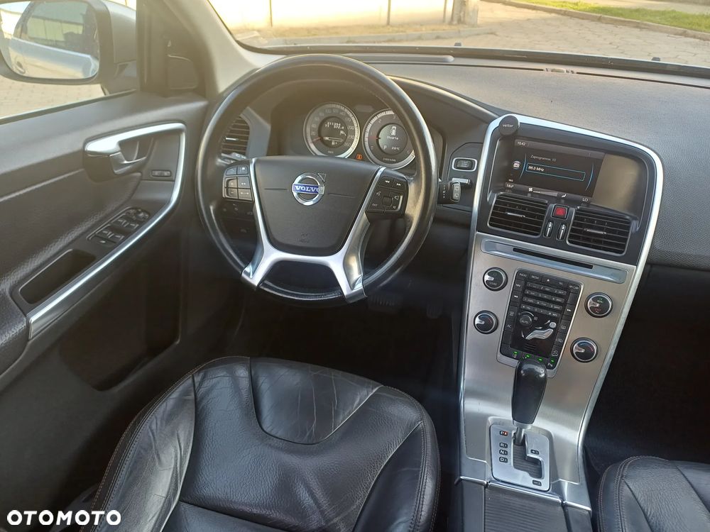 Volvo XC 60 2.4D AWD Momentum - 14