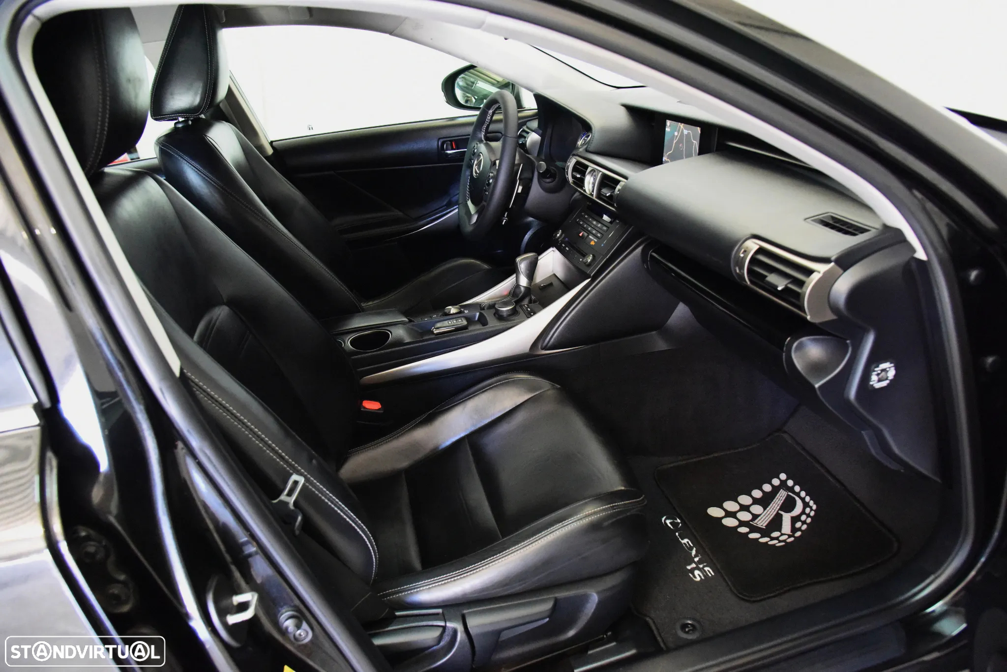Lexus IS 300H Pack Executive - 23
