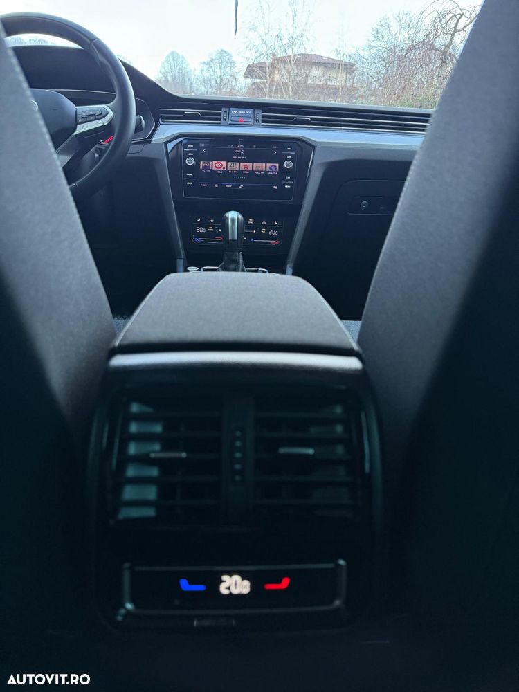 Volkswagen Passat - 12