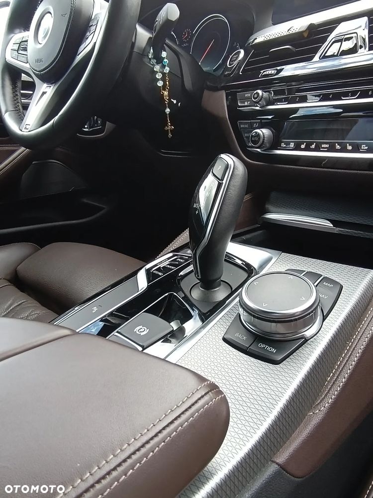 BMW Seria 5 M550d xDrive - 22