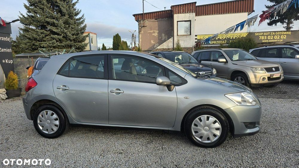 Toyota Auris - 16