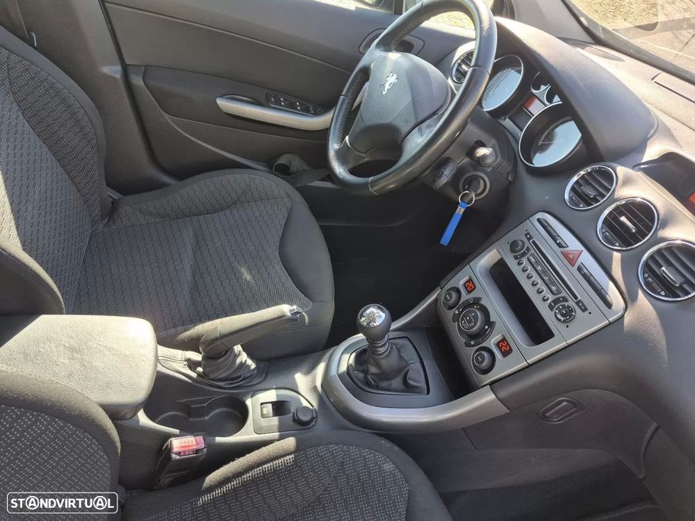 Peugeot 308 SW 1.6 HDi Premium CVM6 - 15