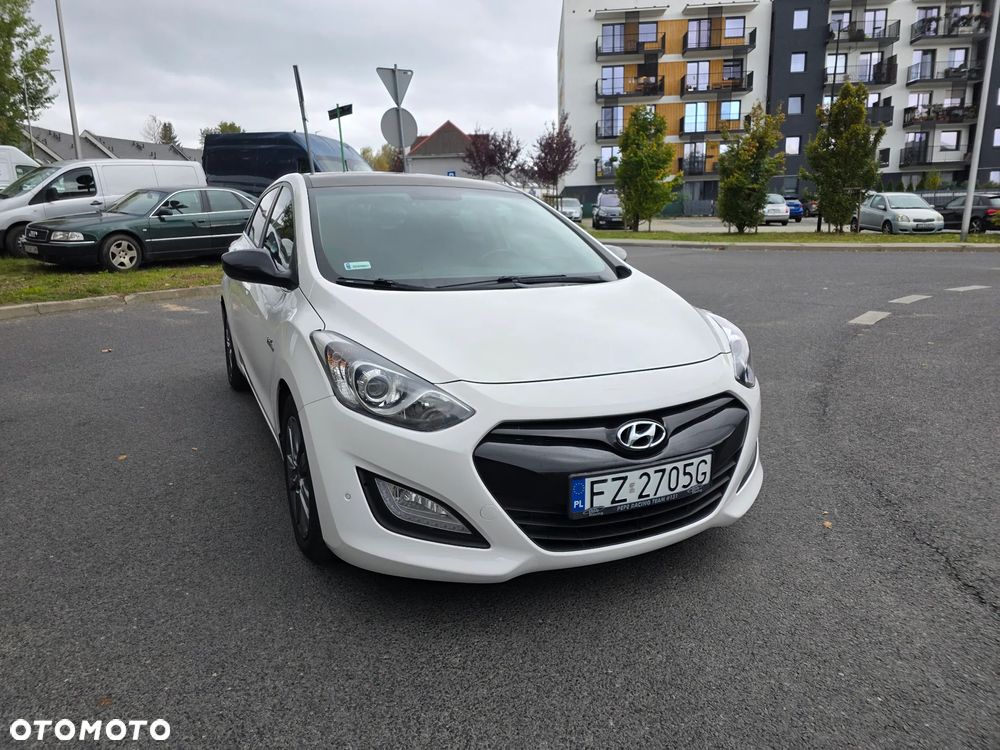 Hyundai i30 1.6 CRDi BlueDrive Premium - 14