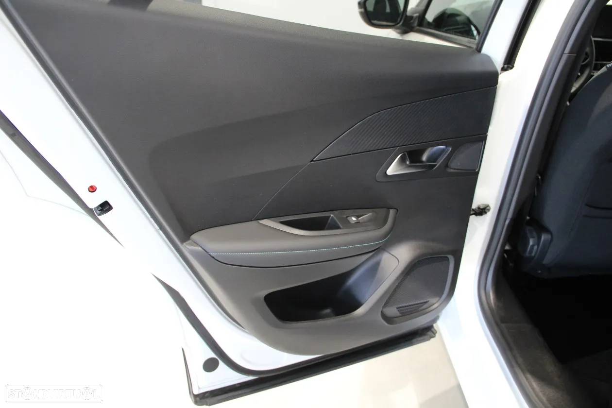 Peugeot 2008 1.2 PureTech Allure Pack - 35