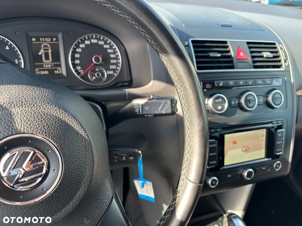 Volkswagen Touran - 11