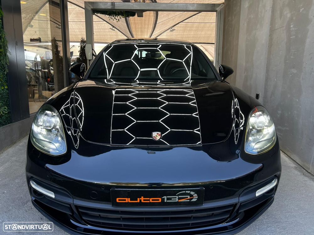 Porsche Panamera Sport Turismo 4 E-Hybrid Platinum Edition PDLS - 3