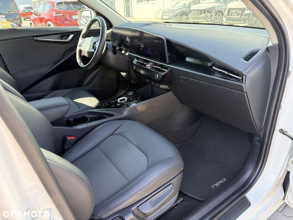 Kia Niro 64kWh M - 22