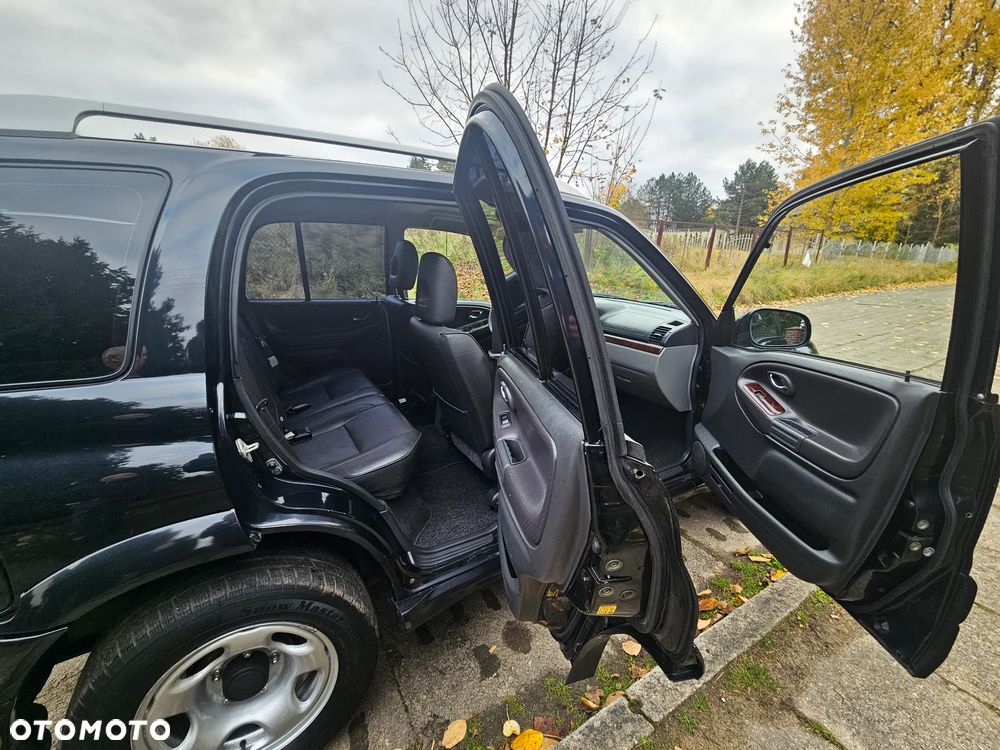 Suzuki Grand Vitara 2.0 - 18