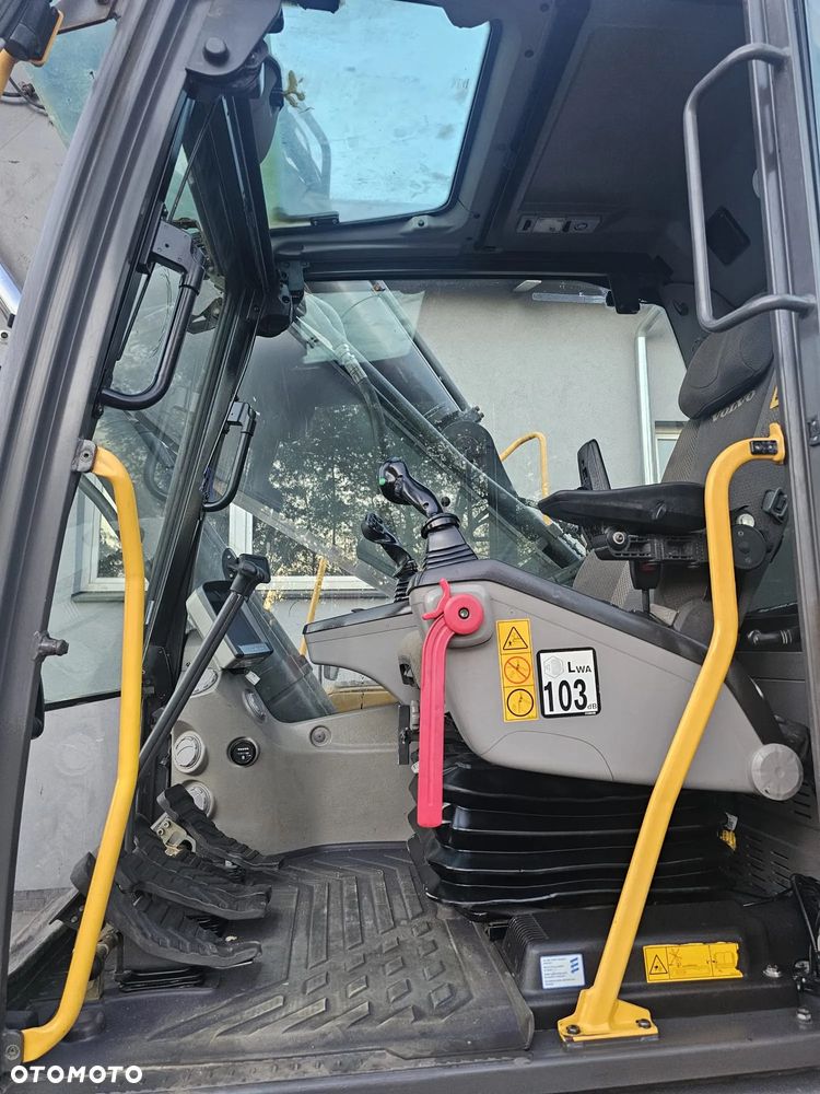 Volvo EC250 DL - 9