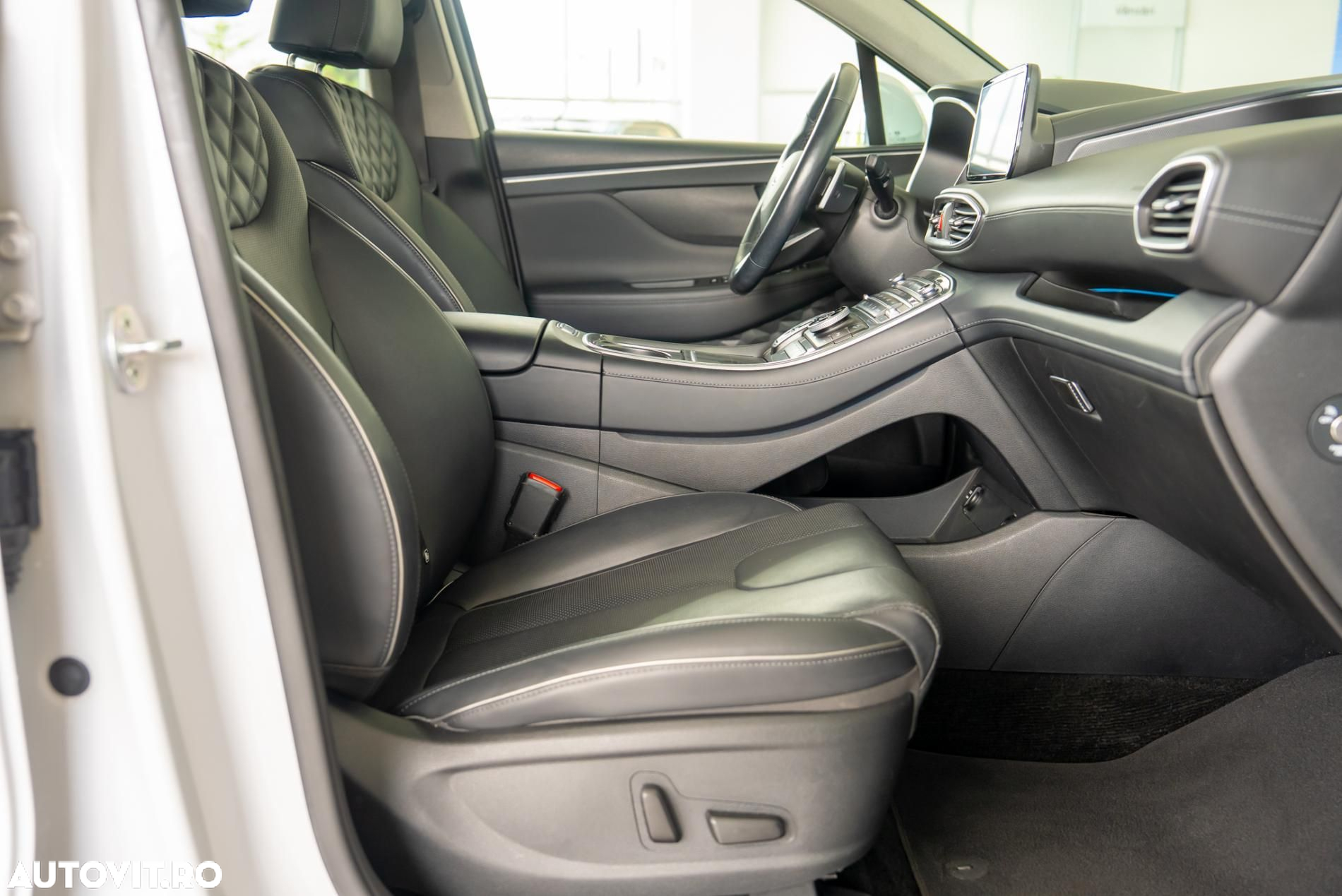 Hyundai Santa Fe Hybrid 1.6 l 230 CP 4WD 6AT Luxury - 19