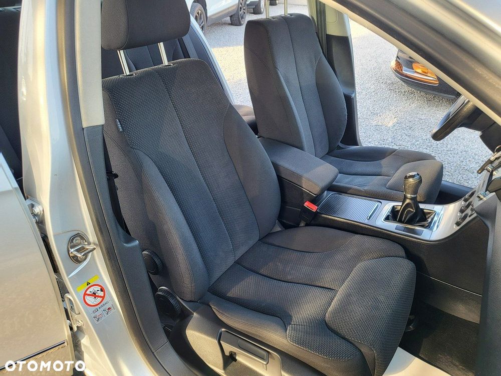 Volkswagen Passat - 22