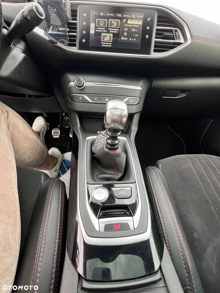 Peugeot 308 1.6 e-THP GT S&S - 23