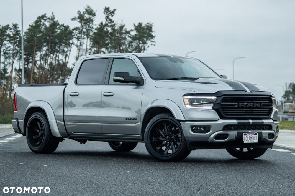 RAM 1500 5.7 Crew Cab Shortbed Laramie Black - 5