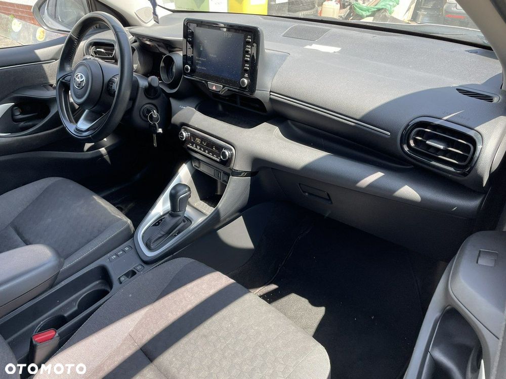 Toyota Yaris - 8