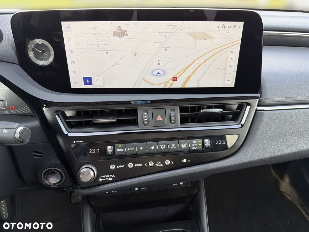 Lexus ES 300h Business Edition - 19
