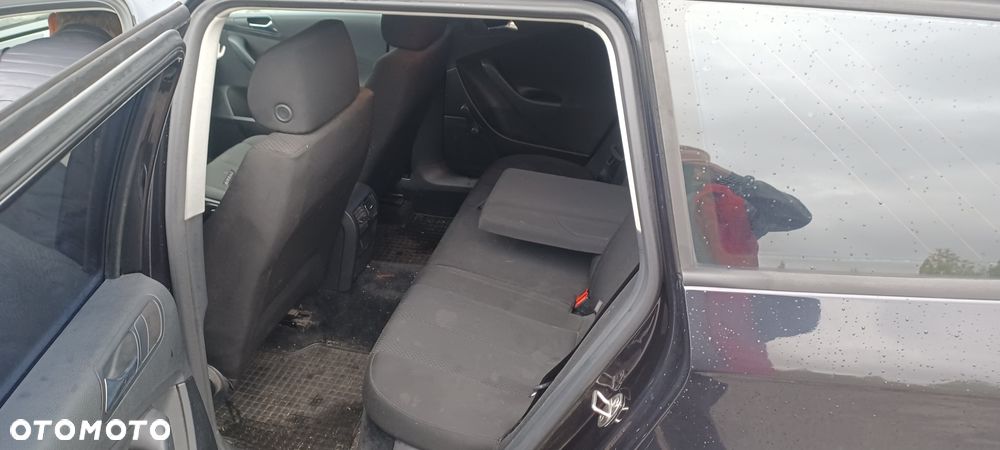 Volkswagen Passat 1.9 TDI Highline - 6