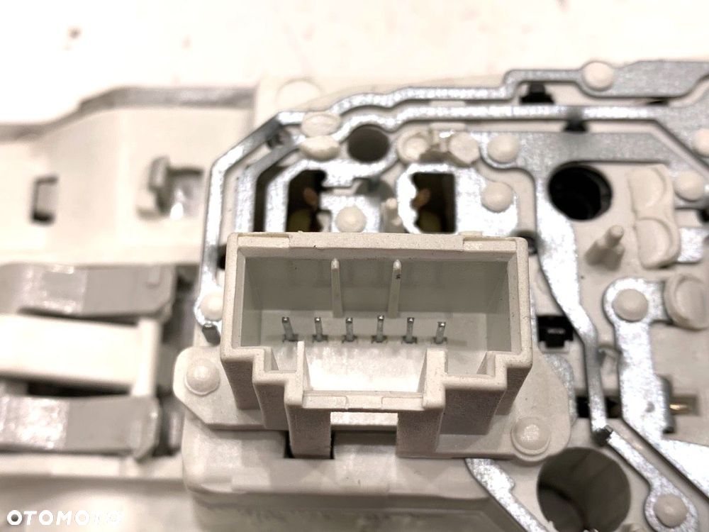 LAMPA SUFITOWA  SKODA YETI (5L) 2009 - 2017 1.4 TSI 90 kW [122 KM] benzyna 2010 - 2015 1K0947105N - 3