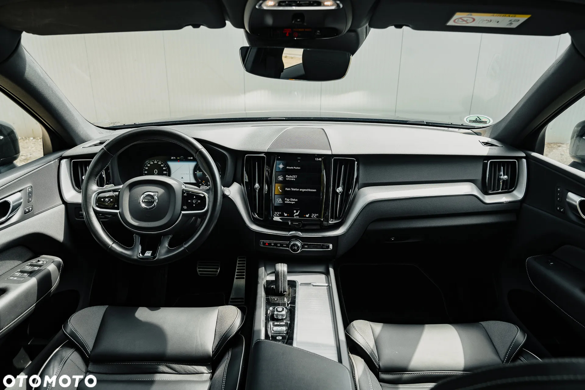 Volvo XC 60 T8 Plug-In Hybrid AWD R-Design - 20