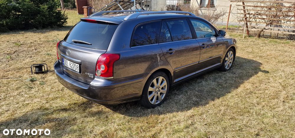 Toyota Avensis - 4