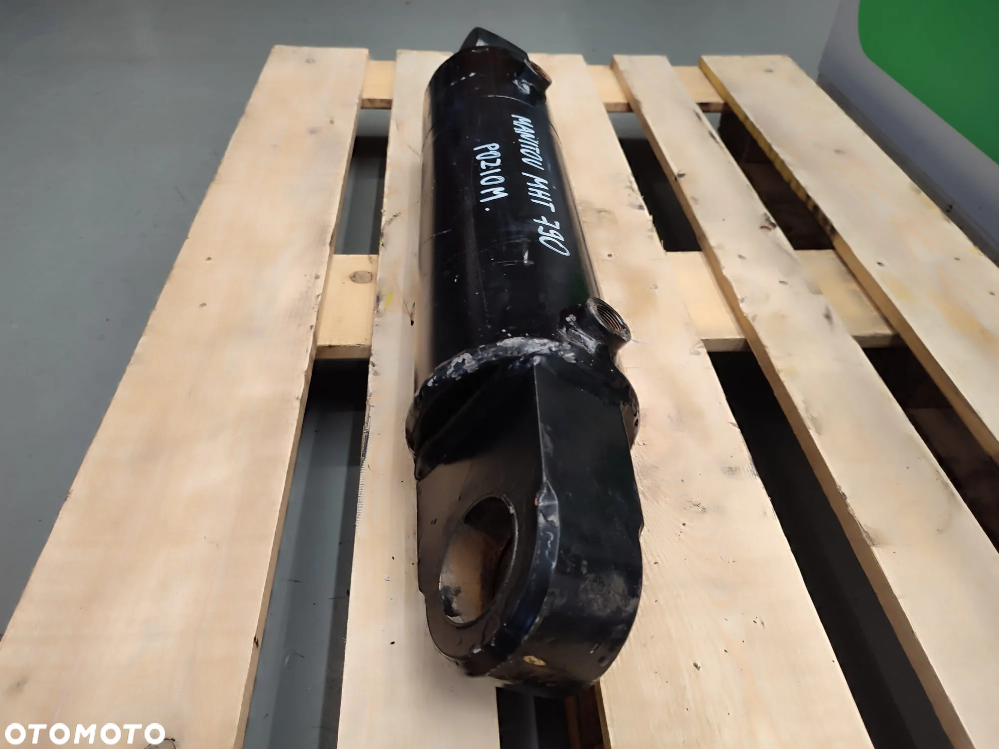 Siłownik poziomowania łyżki Manitou MHT 790 - 4
