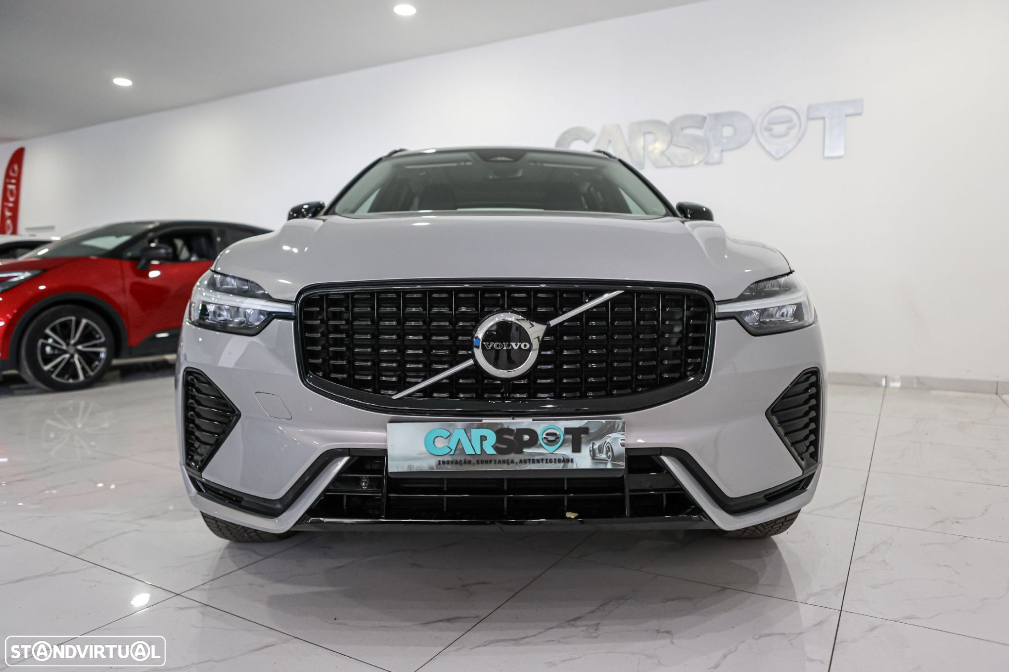 Volvo XC 60 2.0 B4 Plus Dark - 2