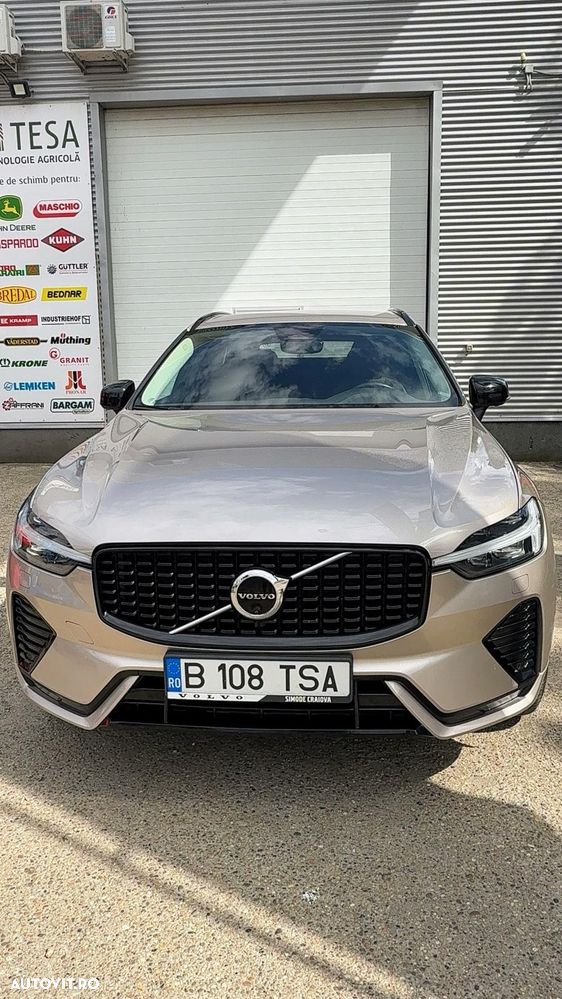 Volvo XC 60 B4 MHEV AT AWD Plus Dark - 3